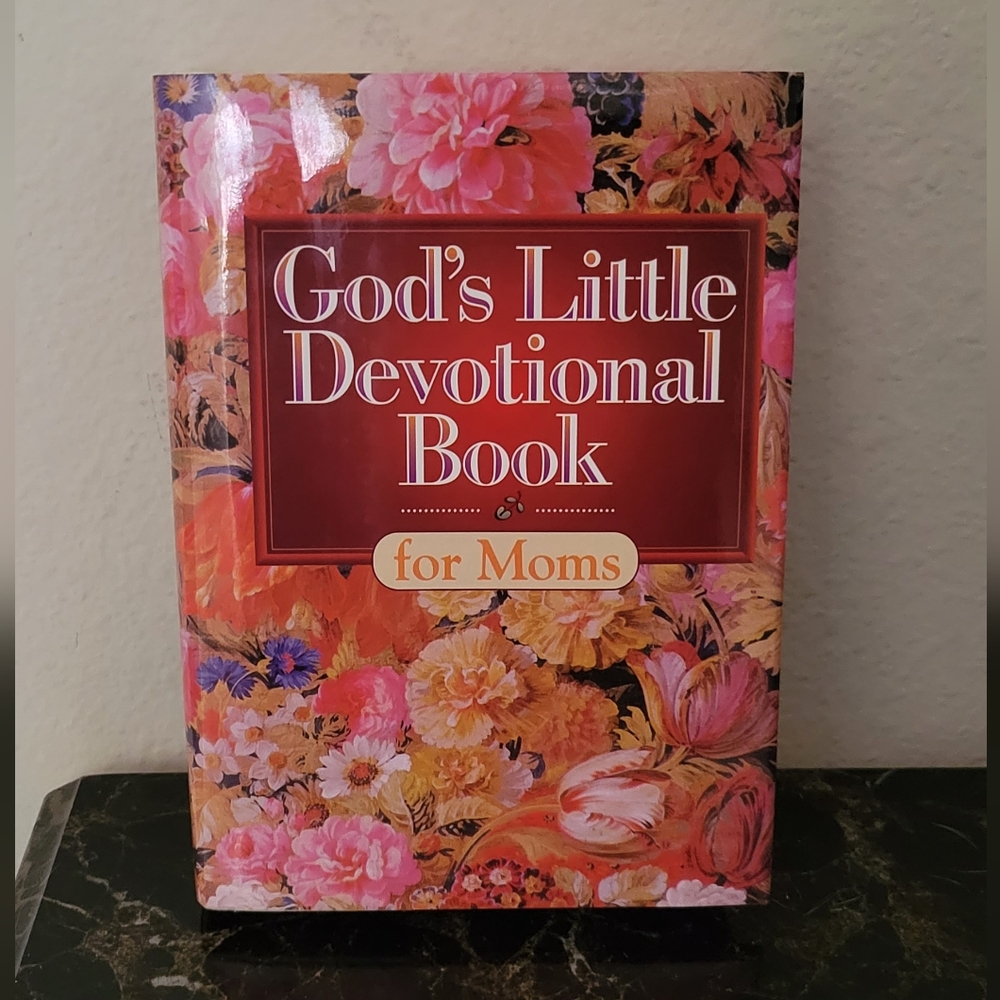 God's Little Devotional Book for Moms